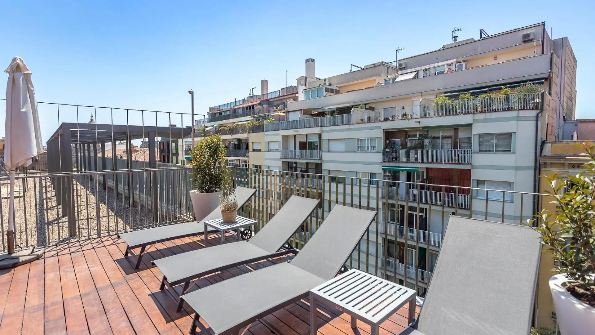 My Space Emirates - Fully Equipped Apartments Near The Beach With Shared Pool Barcelona 0*,  Spain